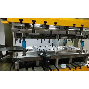 stampo efficiente per la stampaggio di piastre di copertura