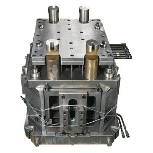 Stampo per pressofusione a bassa pressione di mozzi ruota